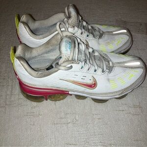 Nike Women's White and Pink Air Vapormax 360 Shoes